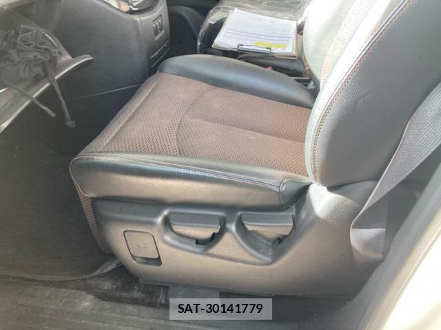 Nissan ELGRAND 2011-09 8658955-19