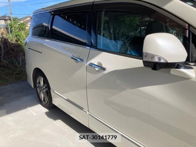 Nissan ELGRAND 2011-09 8658955-3