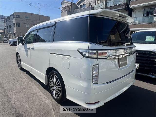 Nissan ELGRAND 2014-01 8658950-9
