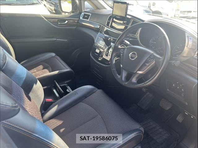 Nissan ELGRAND 2014-01 8658950-12