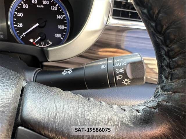 Nissan ELGRAND 2014-01 8658950-25