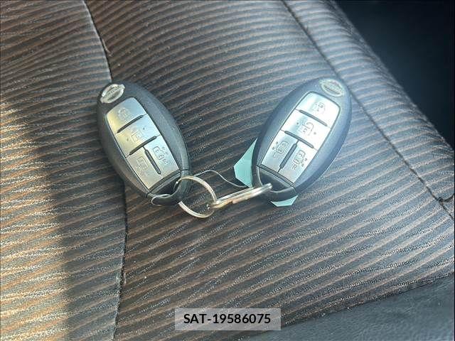 Nissan ELGRAND 2014-01 8658950-29