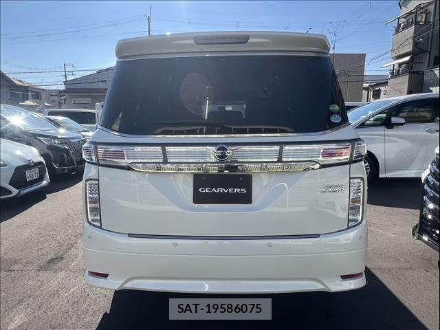 Nissan ELGRAND 2014-01 8658950-8