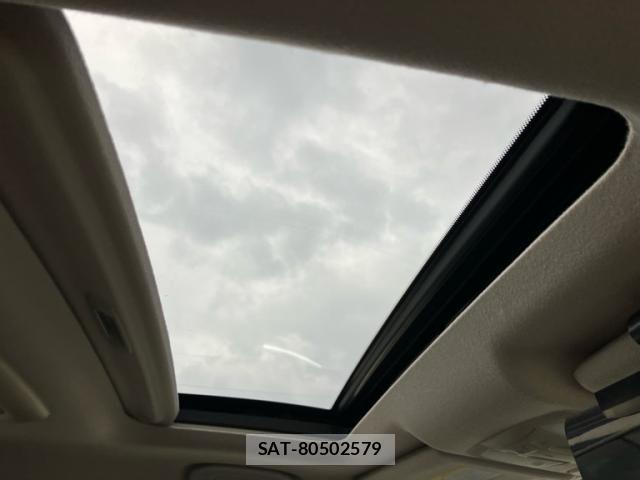 Nissan ELGRAND 2014-03 8658951-13