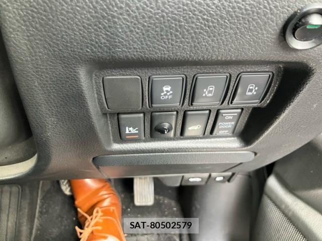 Nissan ELGRAND 2014-03 8658951-15