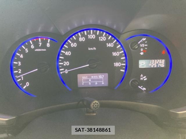 Nissan ELGRAND 2012-05 8666100-17
