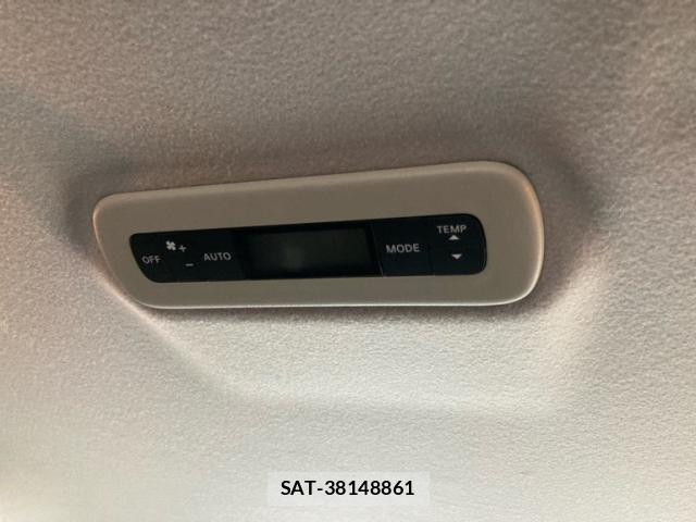 Nissan ELGRAND 2012-05 8666100-24