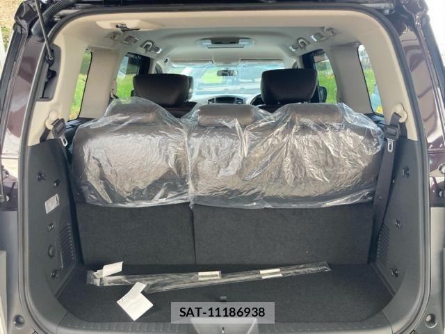 Nissan ELGRAND 2010-08 8685501-10