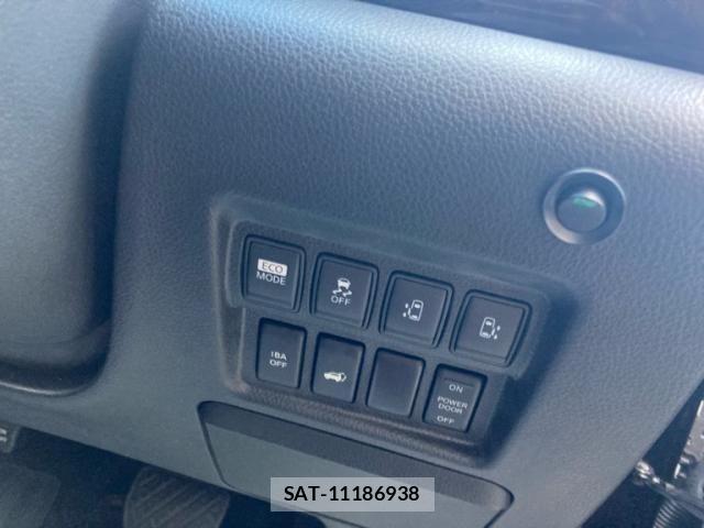 Nissan ELGRAND 2010-08 8685501-17