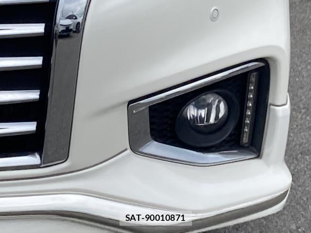 Nissan ELGRAND 2018-04 8741905-10