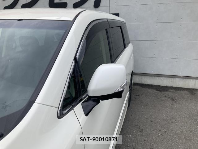 Nissan ELGRAND 2018-04 8741905-11