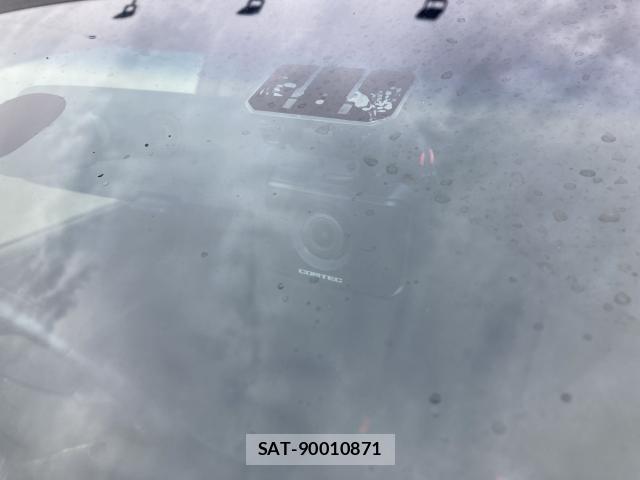 Nissan ELGRAND 2018-04 8741905-12