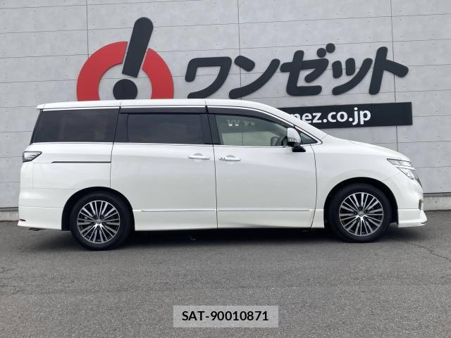 Nissan ELGRAND 2018-04 8741905-19
