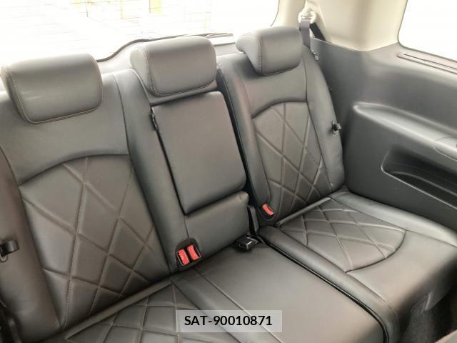 Nissan ELGRAND 2018-04 8741905-23