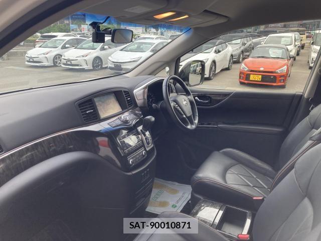 Nissan ELGRAND 2018-04 8741905-24