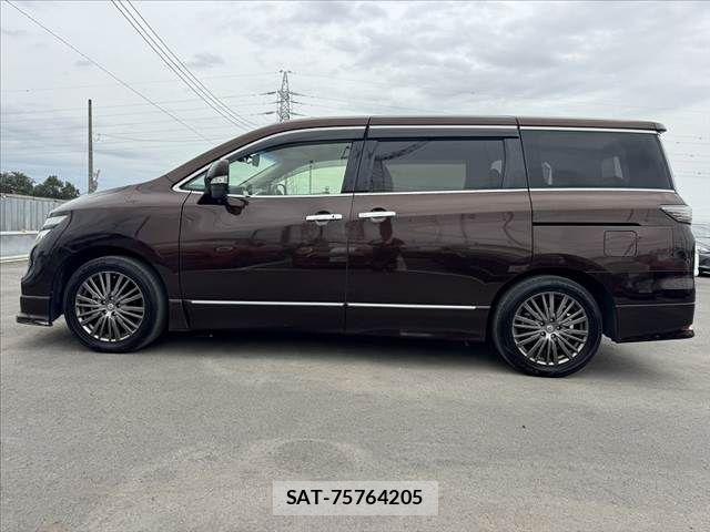 Nissan ELGRAND 2019-10 8741915-10