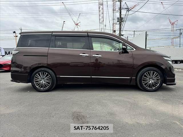 Nissan ELGRAND 2019-10 8741915-11