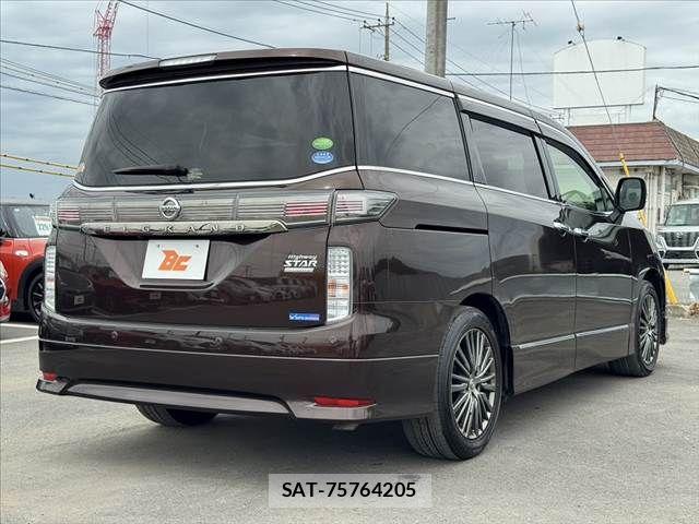 Nissan ELGRAND 2019-10 8741915-14