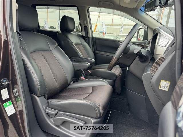 Nissan ELGRAND 2019-10 8741915-15