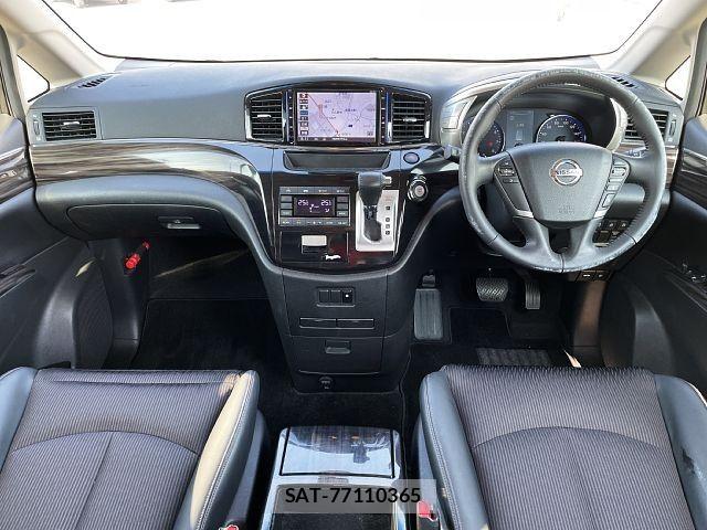 Nissan ELGRAND 2019-07 8741913-1