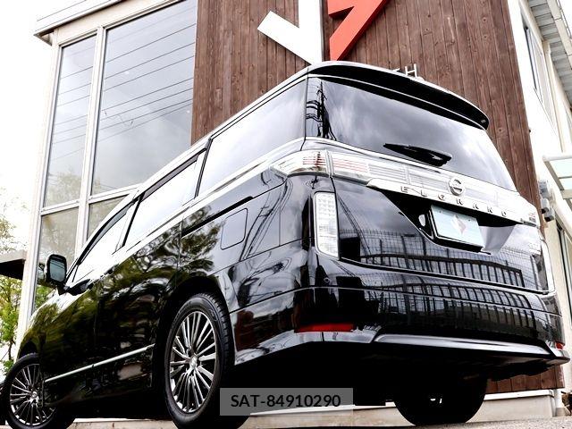 Nissan ELGRAND 2016-10 8741917-10