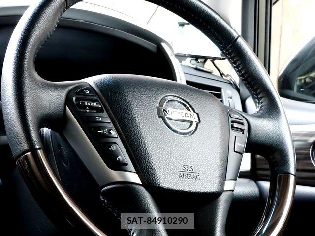 Nissan ELGRAND 2016-10 8741917-15