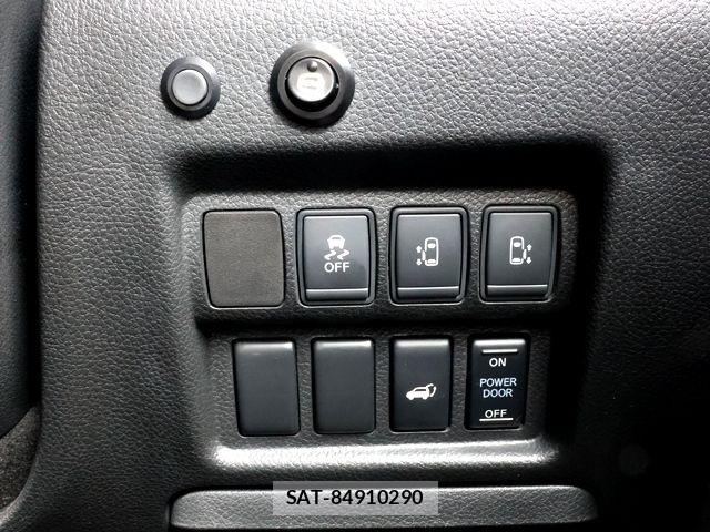 Nissan ELGRAND 2016-10 8741917-21