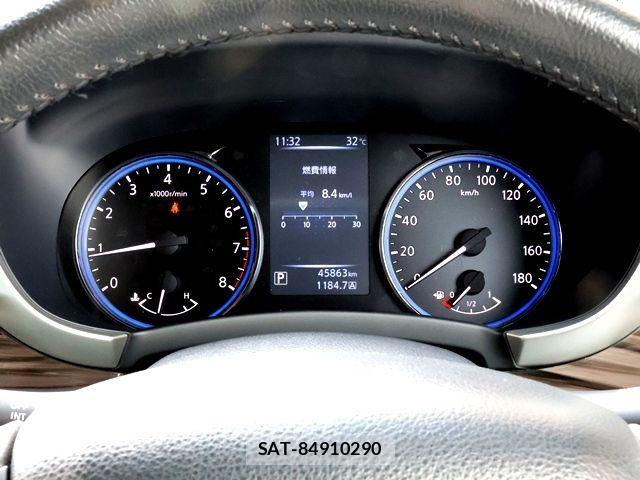 Nissan ELGRAND 2016-10 8741917-22