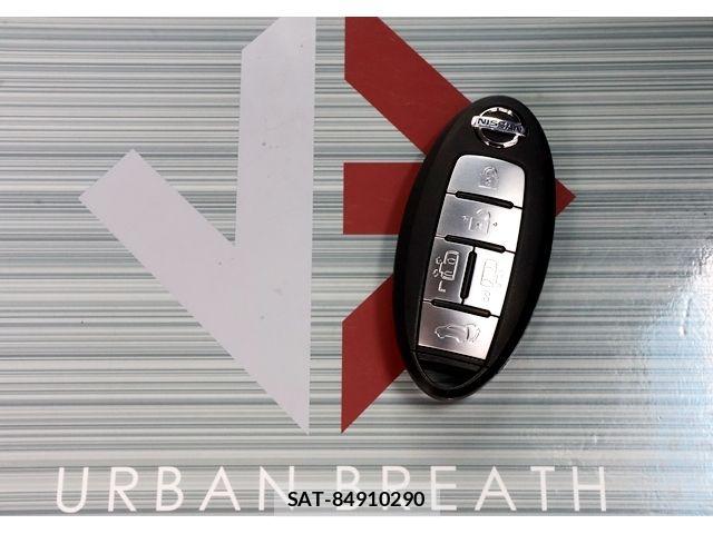 Nissan ELGRAND 2016-10 8741917-23
