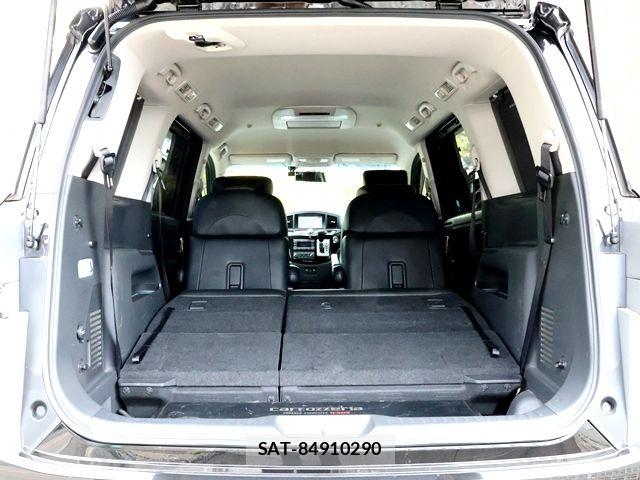 Nissan ELGRAND 2016-10 8741917-28