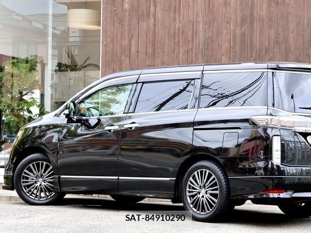 Nissan ELGRAND 2016-10 8741917-2