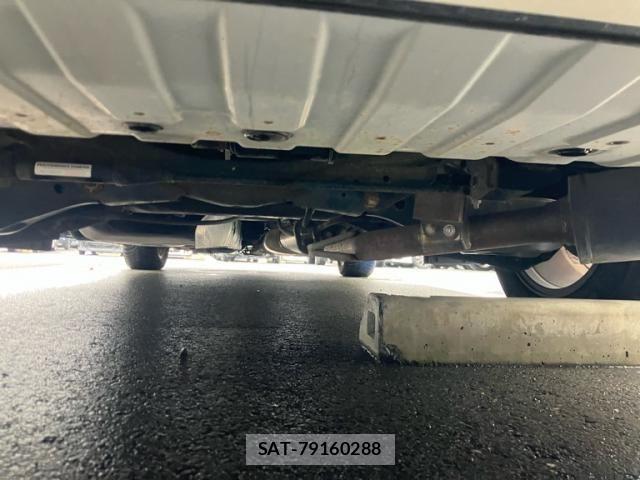 Nissan ELGRAND 2014-05 8741919-11