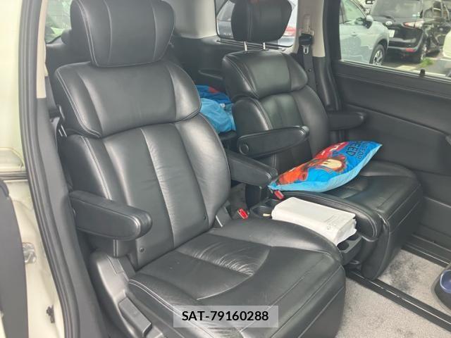 Nissan ELGRAND 2014-05 8741919-13
