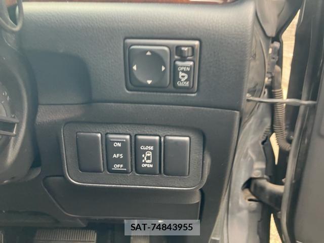 Nissan ELGRAND 2007-10 8741926-12