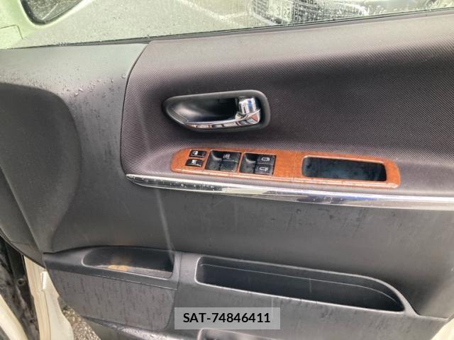 Nissan ELGRAND 2009-03 8741921-16