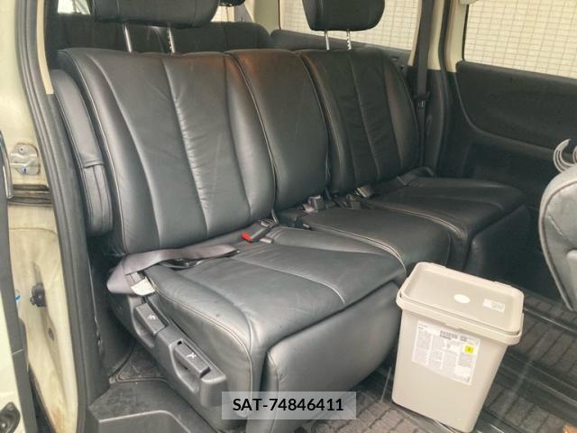 Nissan ELGRAND 2009-03 8741921-17