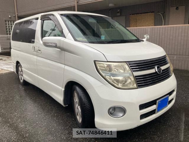Nissan ELGRAND 2009-03 8741921-1
