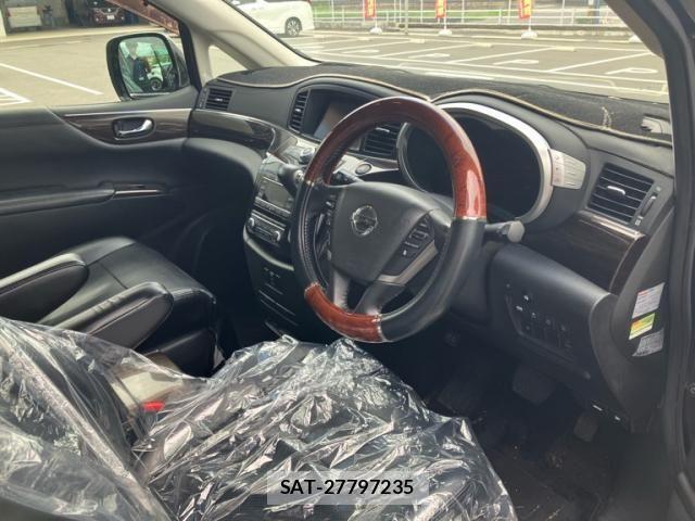 Nissan ELGRAND 2010-08 8741924-10