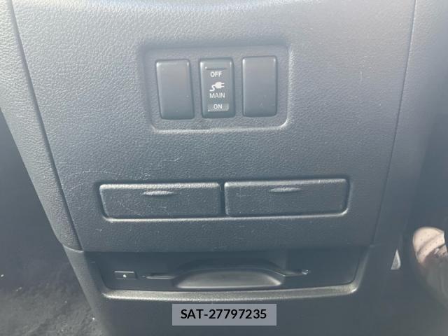 Nissan ELGRAND 2010-08 8741924-15