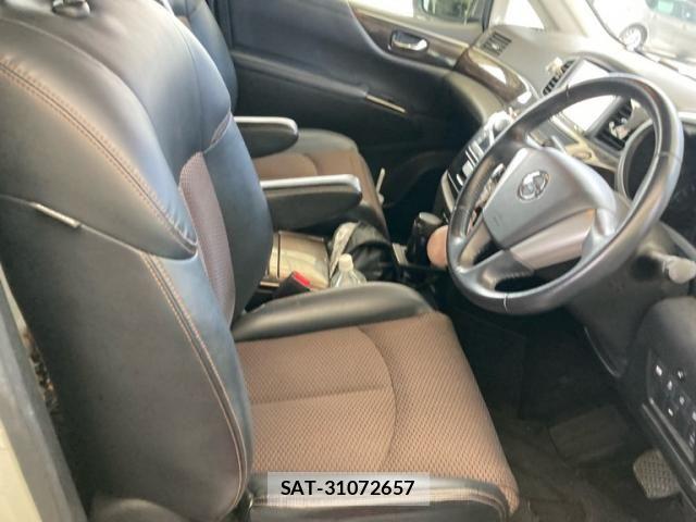 Nissan ELGRAND 2012-04 8741923-11