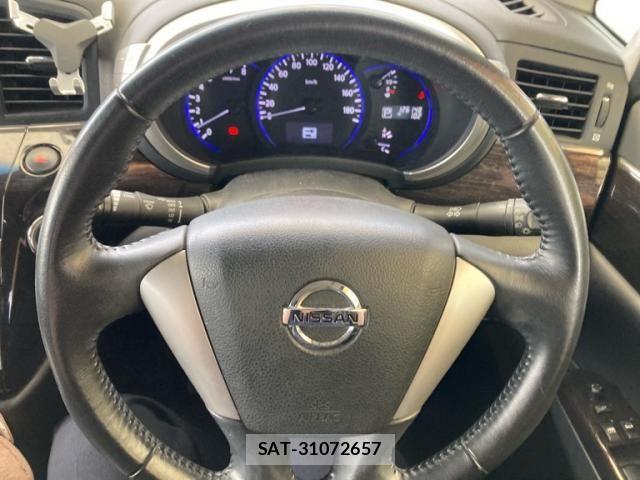 Nissan ELGRAND 2012-04 8741923-16