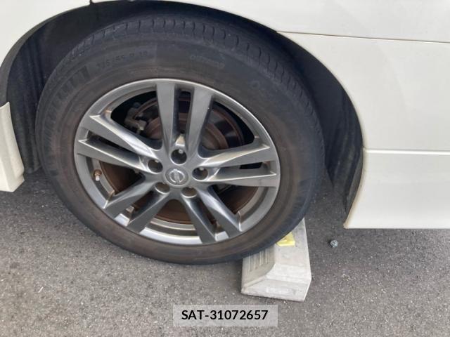 Nissan ELGRAND 2012-04 8741923-5