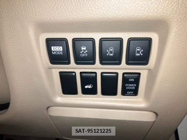 Nissan ELGRAND 2013-01 8741918-10