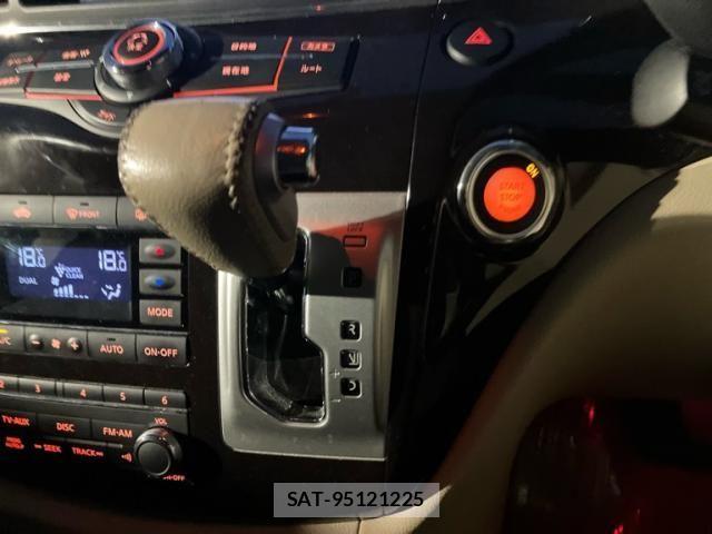 Nissan ELGRAND 2013-01 8741918-16