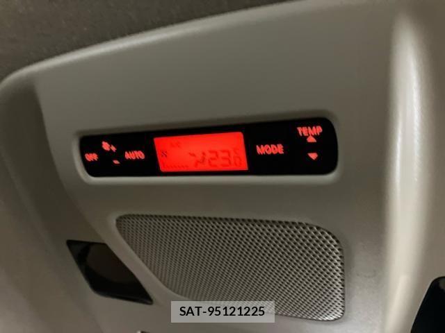 Nissan ELGRAND 2013-01 8741918-19