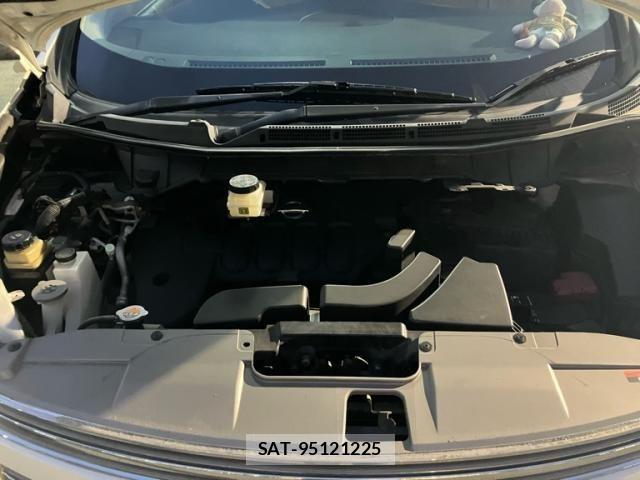 Nissan ELGRAND 2013-01 8741918-23