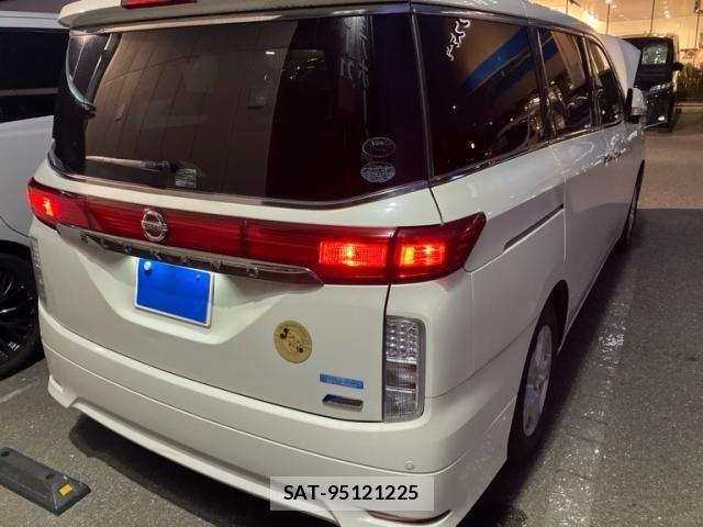 Nissan ELGRAND 2013-01 8741918-3
