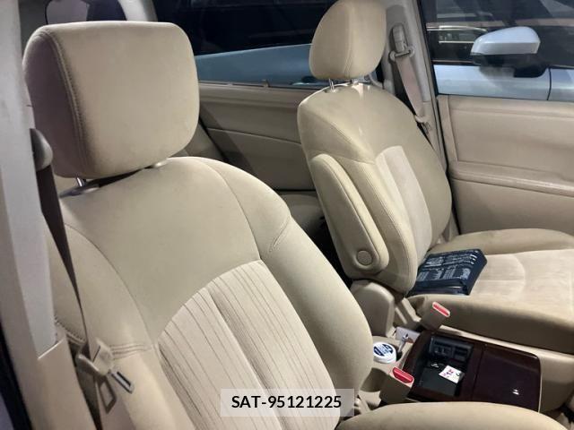 Nissan ELGRAND 2013-01 8741918-8
