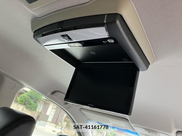 Nissan ELGRAND 2013-01 8741936-13