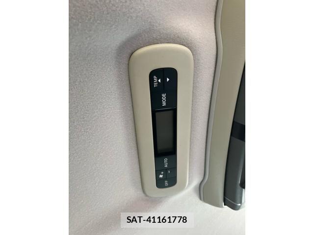 Nissan ELGRAND 2013-01 8741936-14